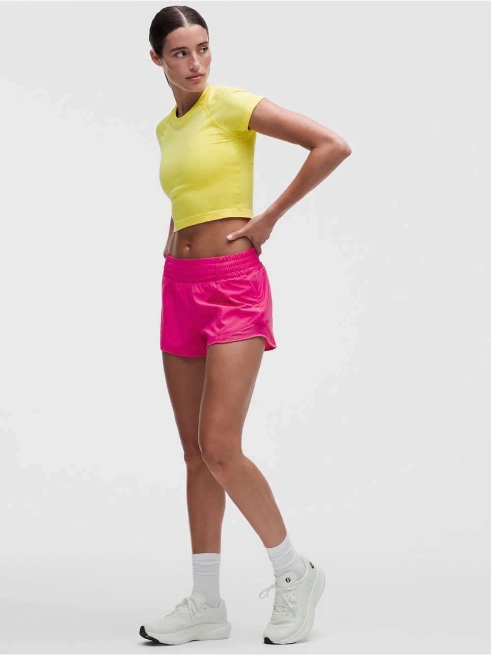 Hotty Hot High-Rise Sonic Pink 2.5” shorts SZ 8
